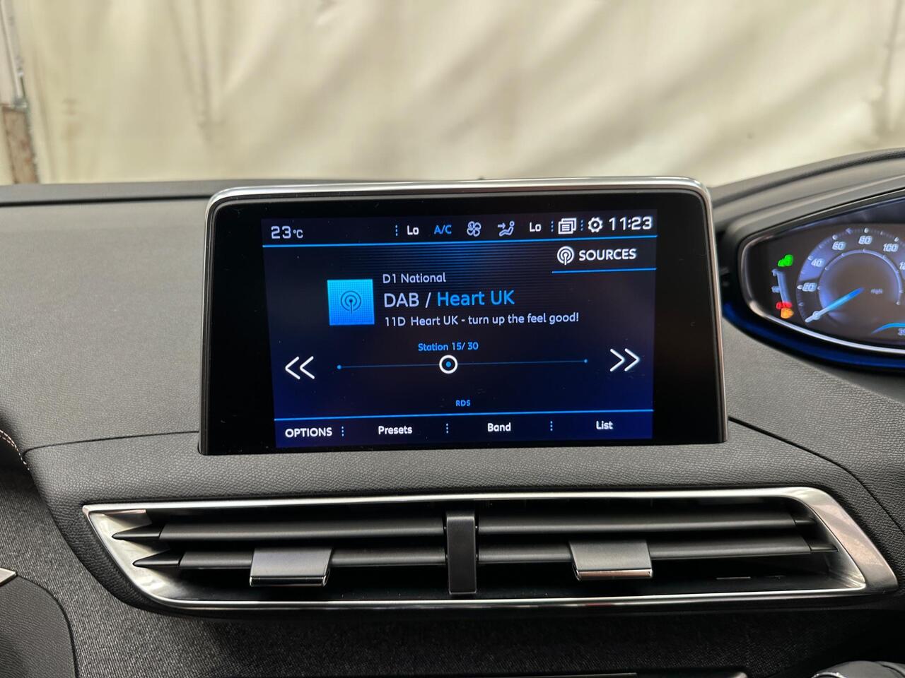 Peugeot 3008 KP69UZV