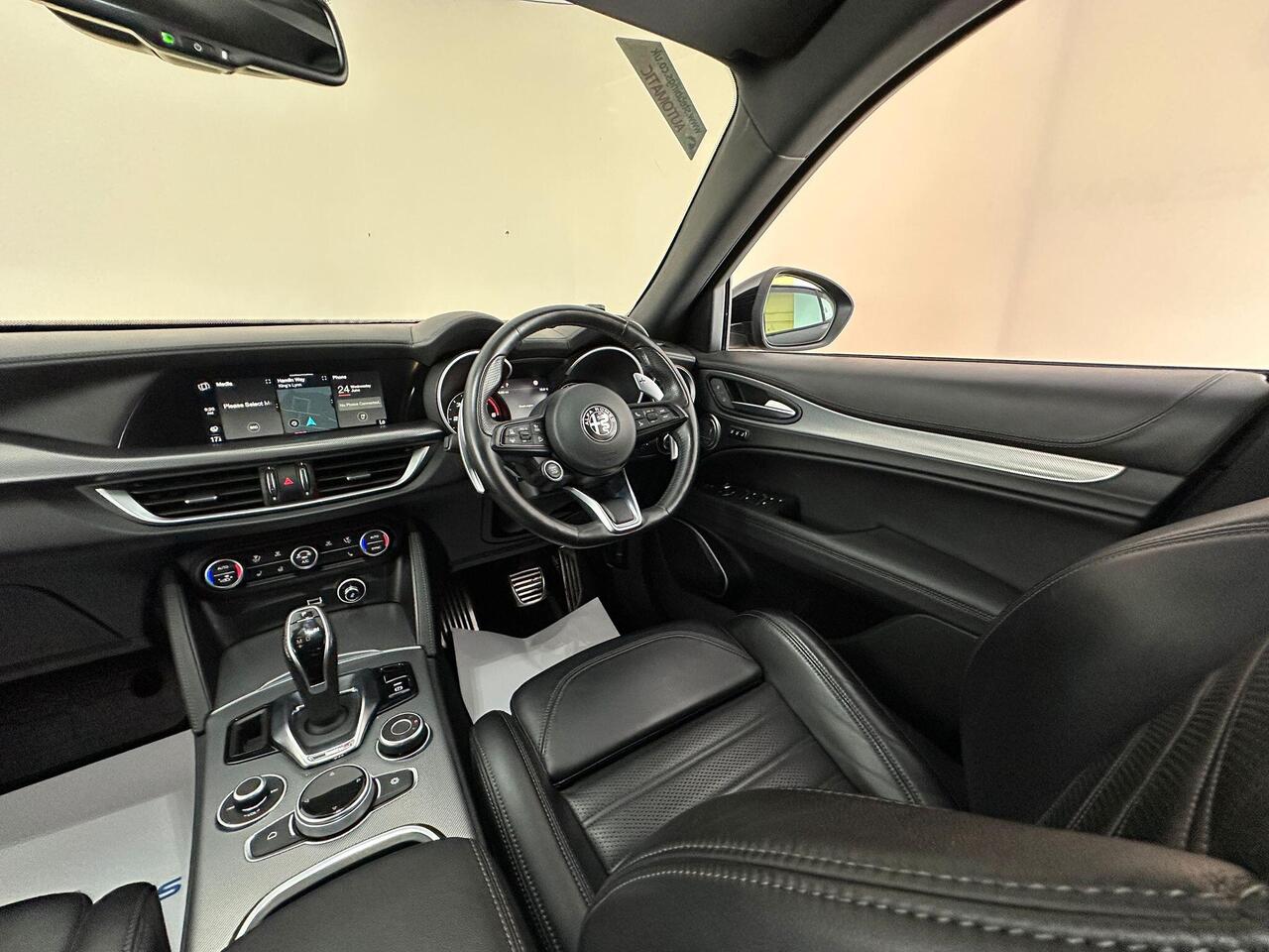 Alfa Romeo Stelvio AO70YYE