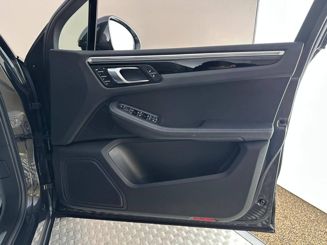 Porsche Macan RK67LWA