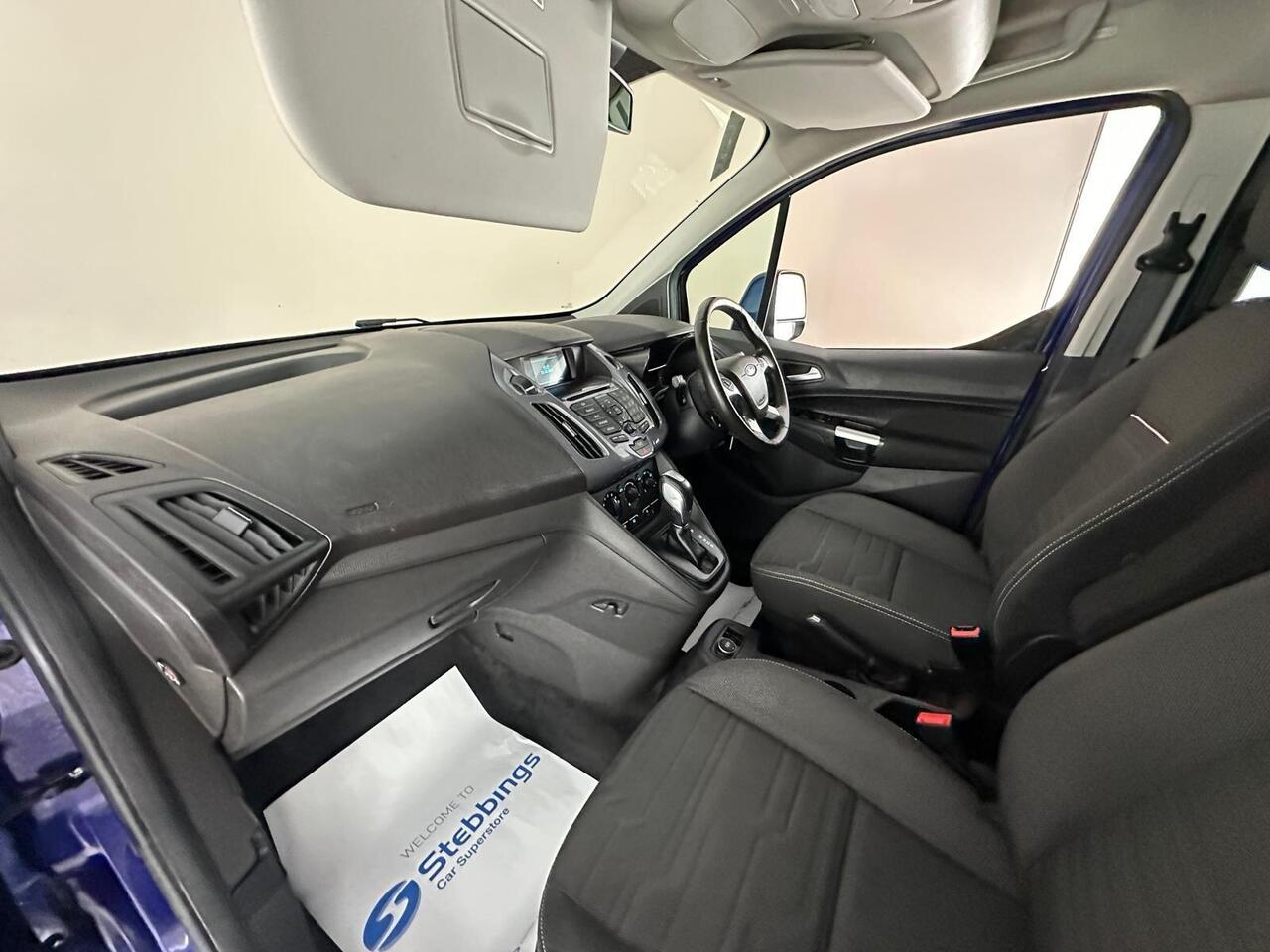 Ford Grand Tourneo Connect PF66OHX