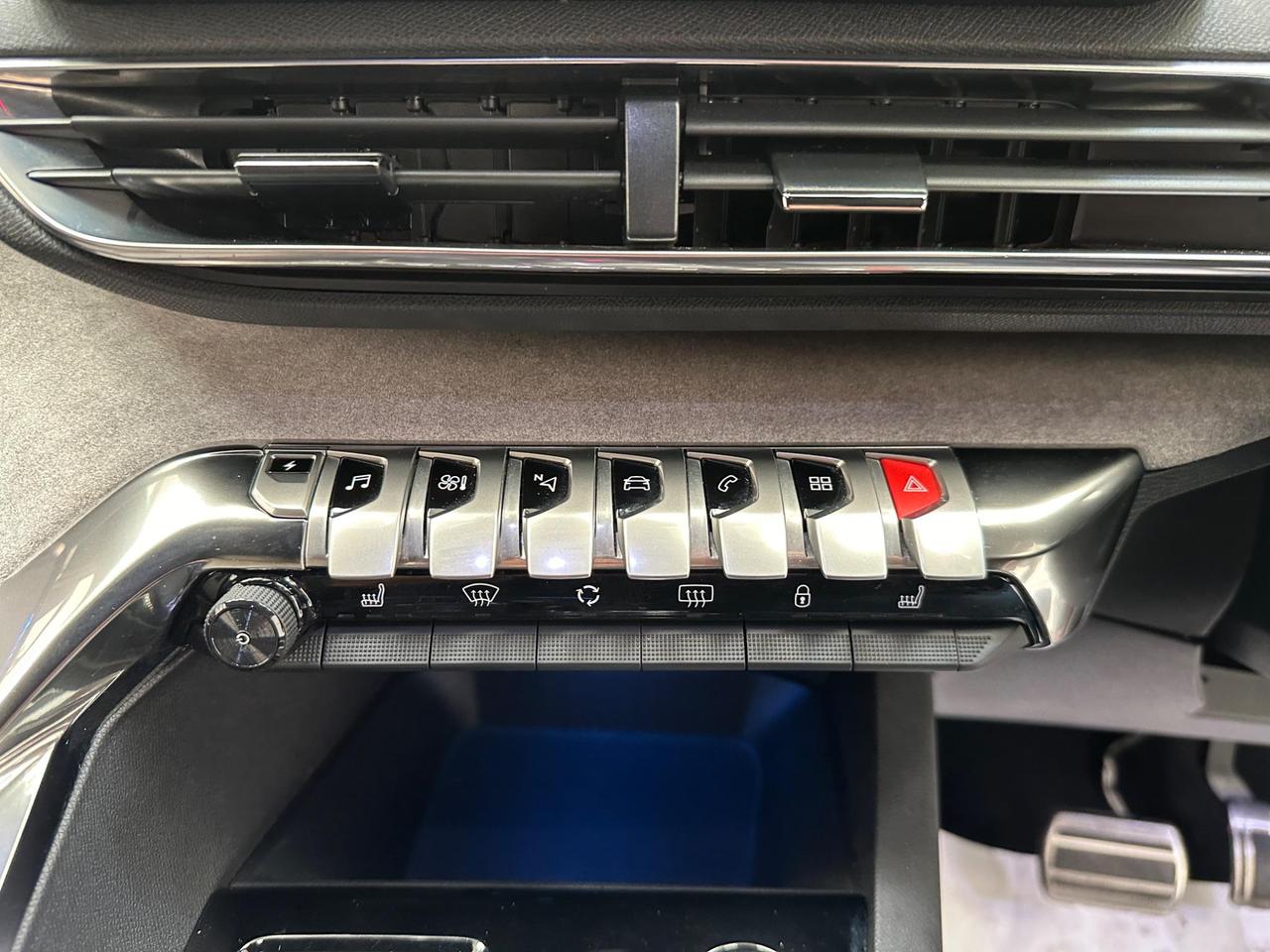 Peugeot 3008 BF71CUK