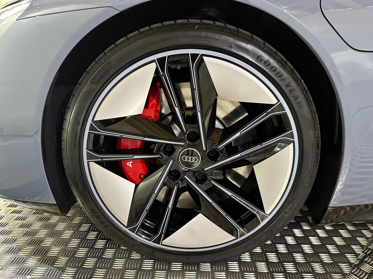 Audi RS e-tron GT KP74MTJ