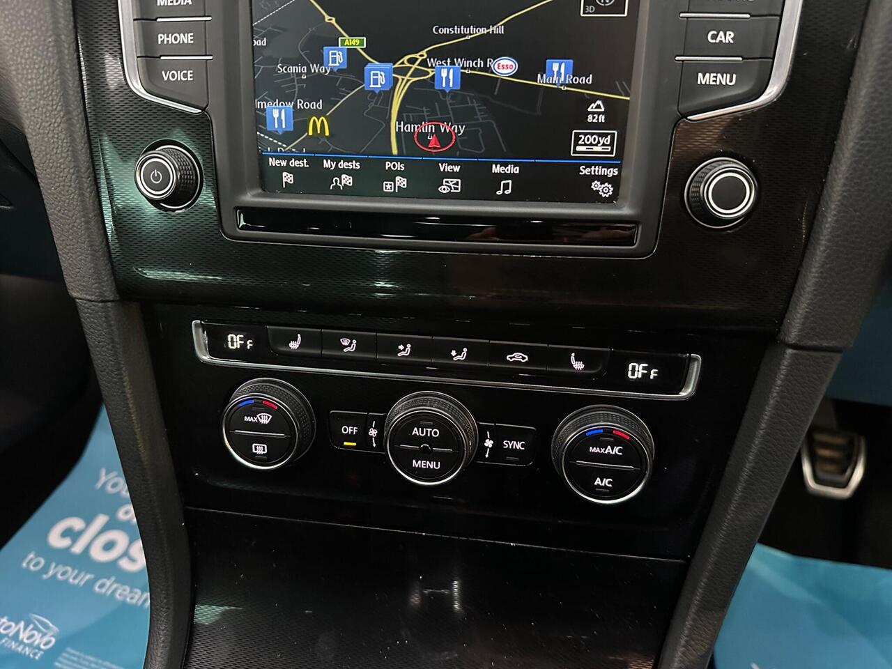 Volkswagen Golf DT66RVJ