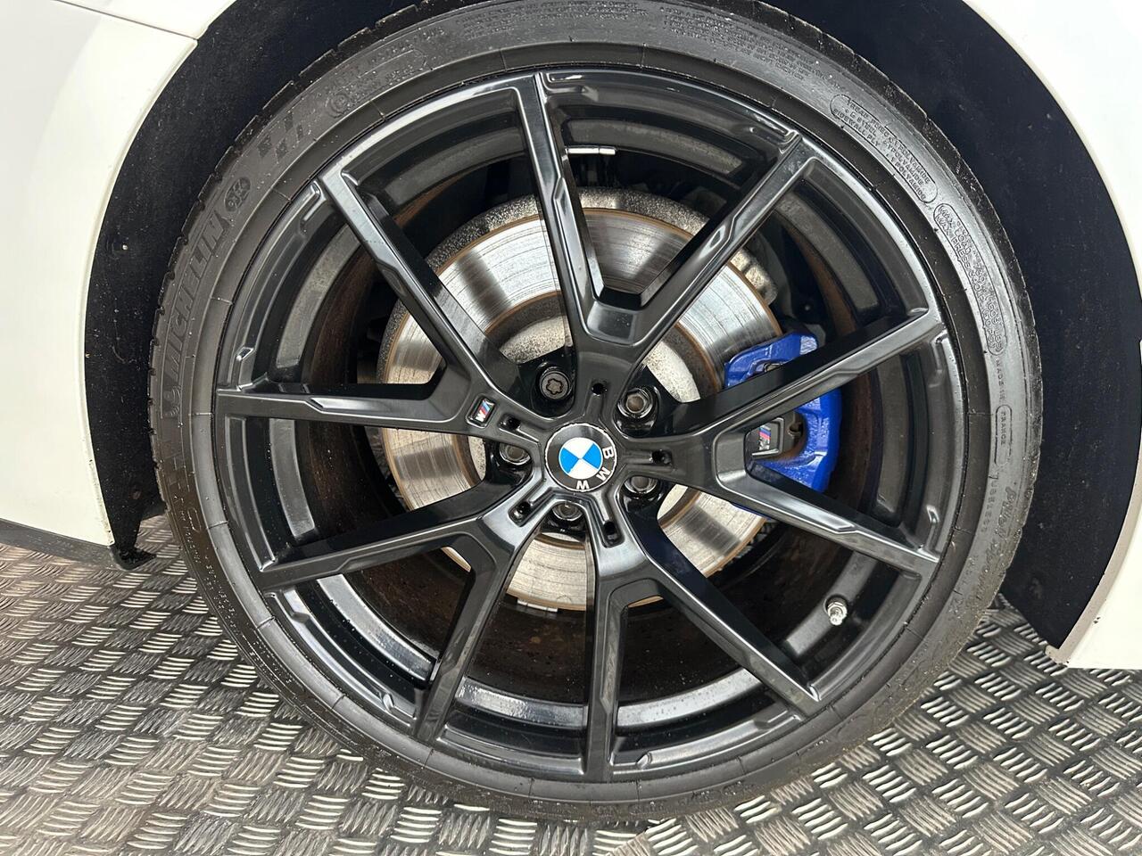 BMW 8 Series YJ19VVH