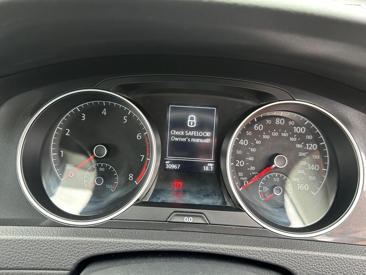 Volkswagen Golf VE69NKS