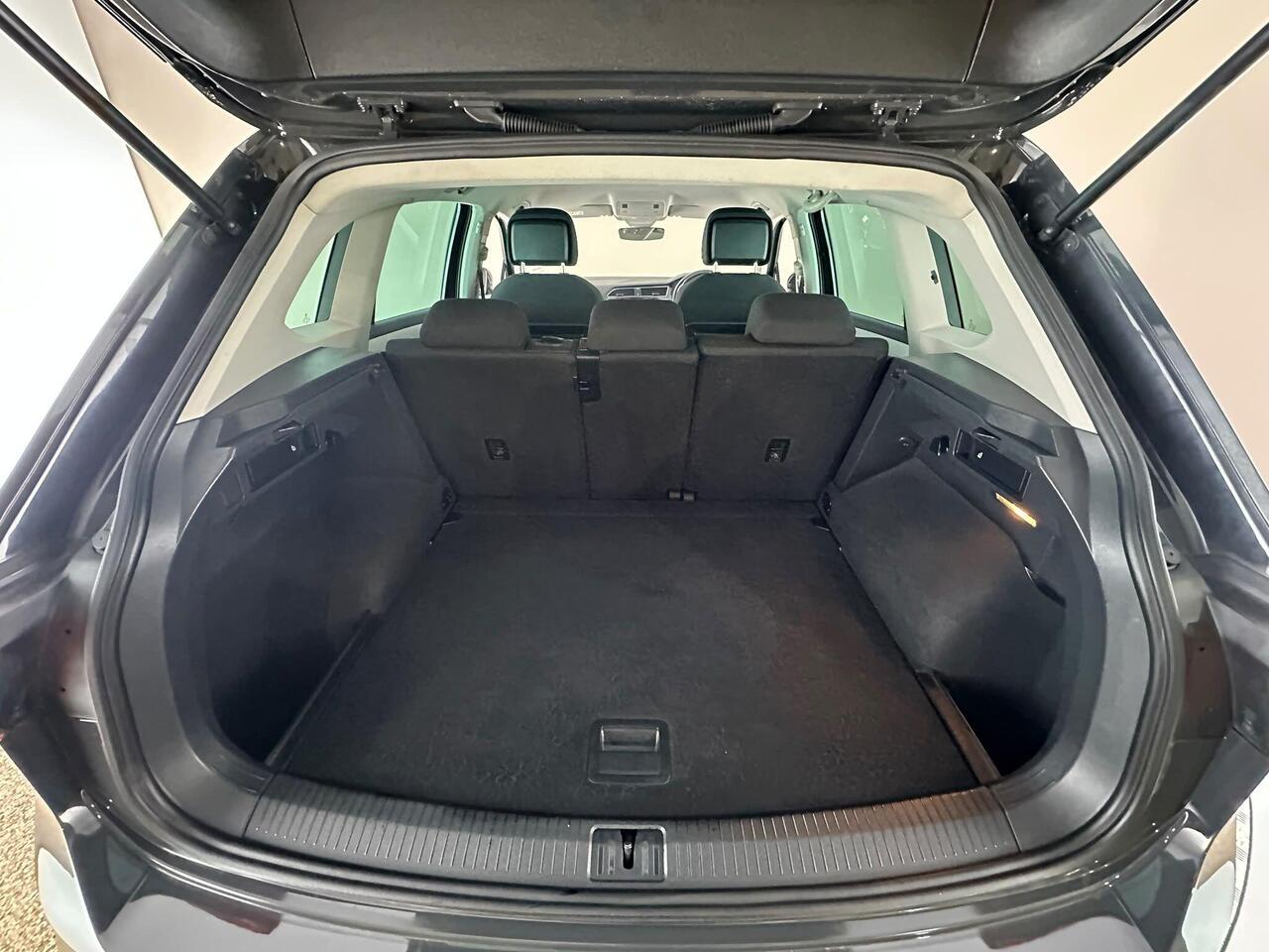 Volkswagen Tiguan KV19OKL