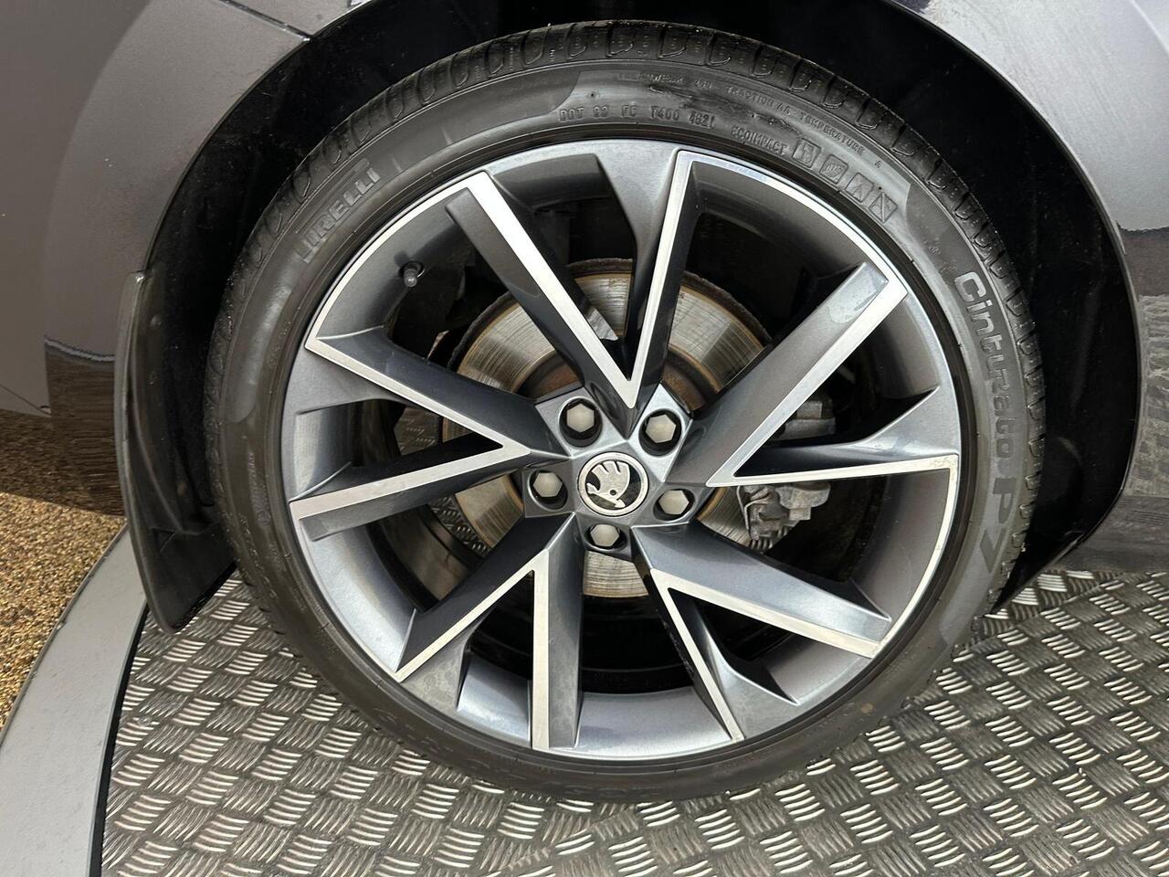 Skoda Superb AX17GDE