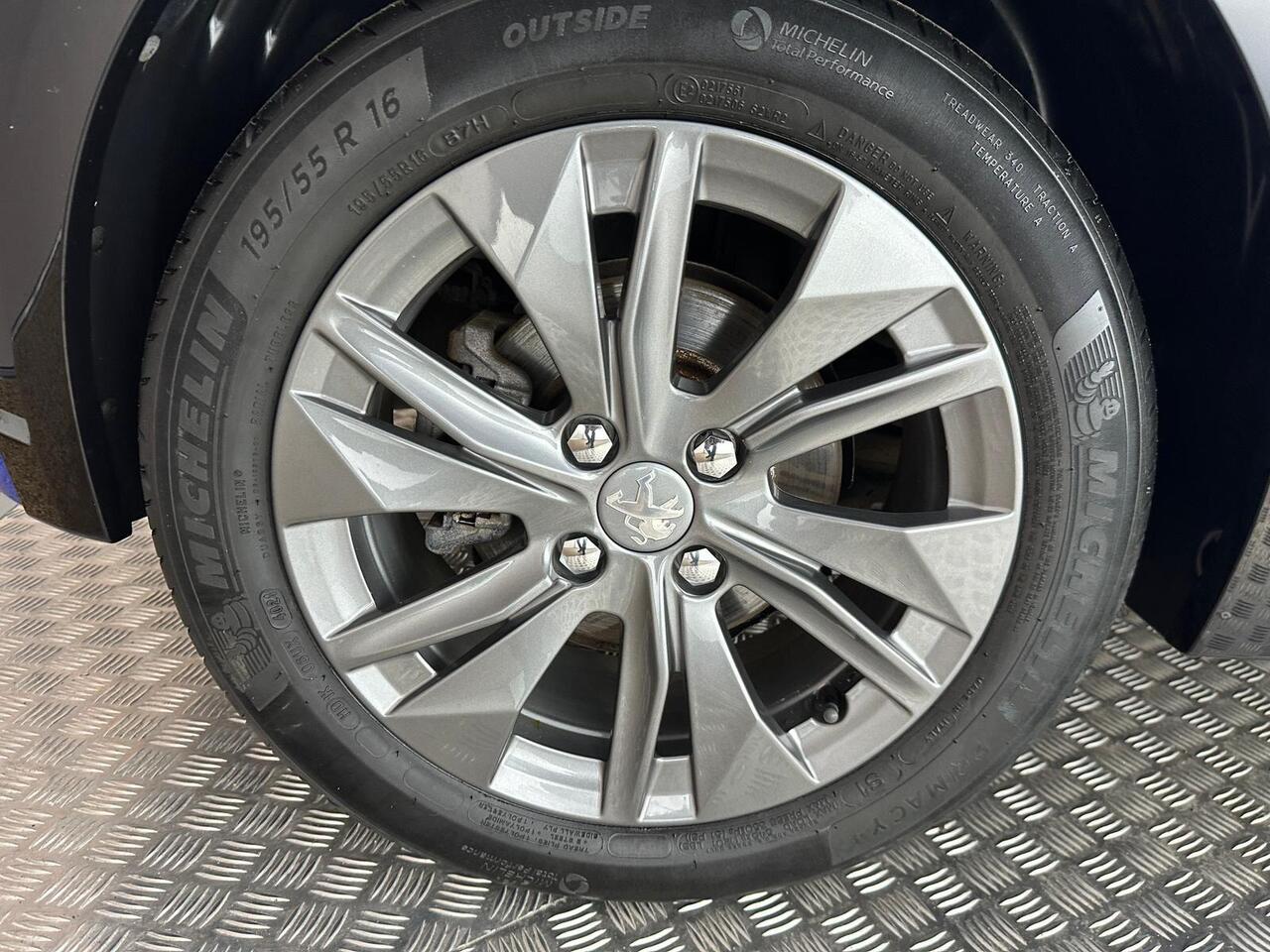 Peugeot E-208 SM71FXD