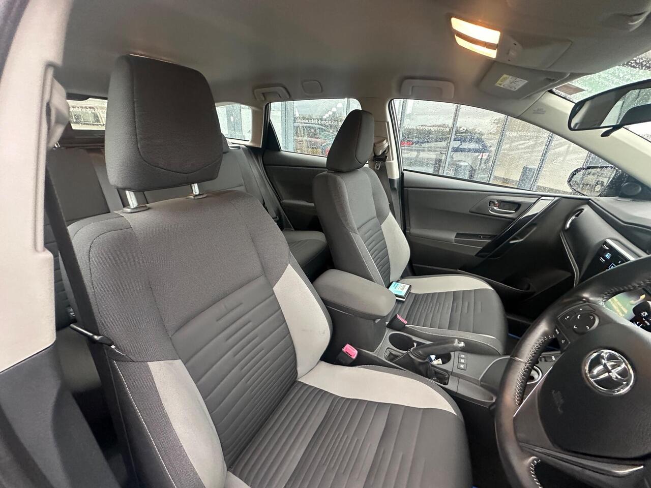 Toyota Auris DX16TTJ