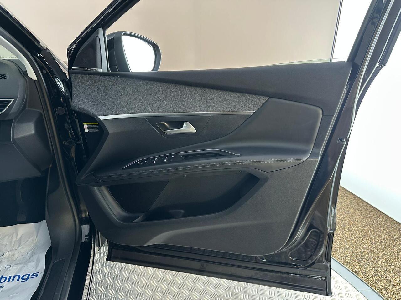 Peugeot 3008 MJ17EHF