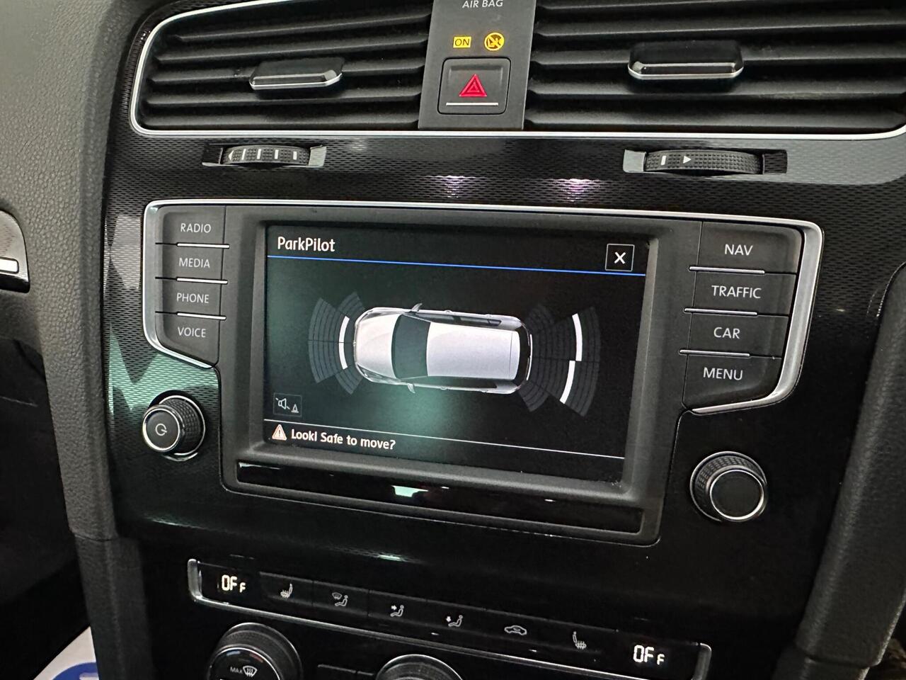 Volkswagen Golf DT66RVJ