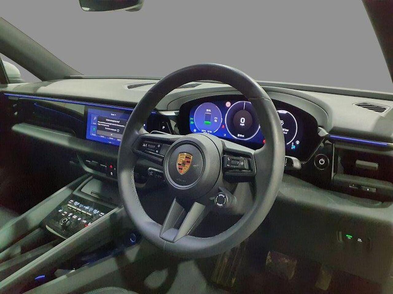 Porsche Macan FD74LXY