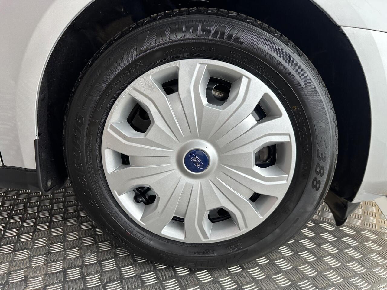 Ford Transit Connect YM22UNX