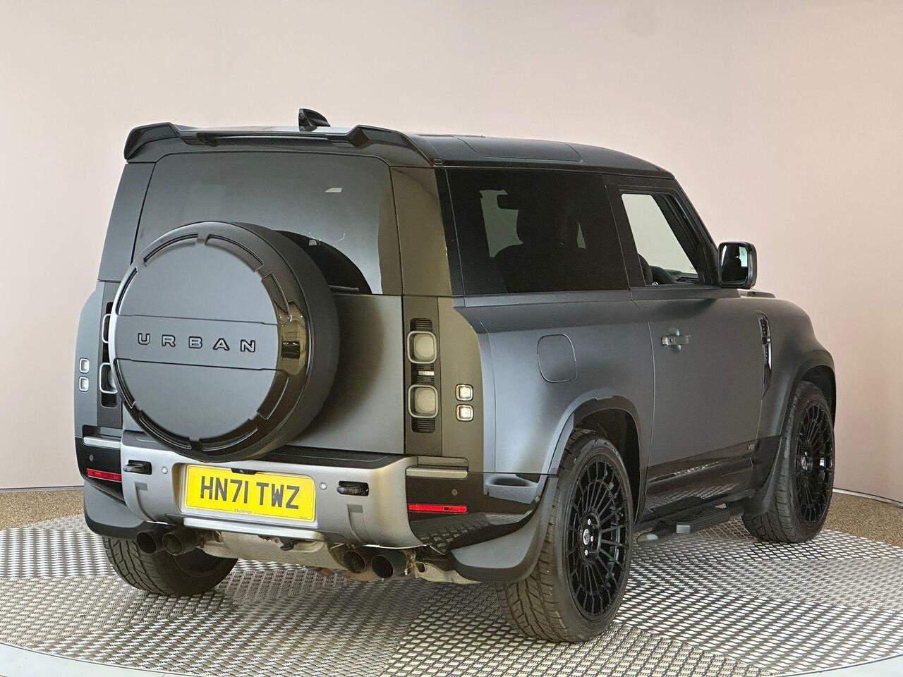 Land Rover Defender 90 HN71TWZ