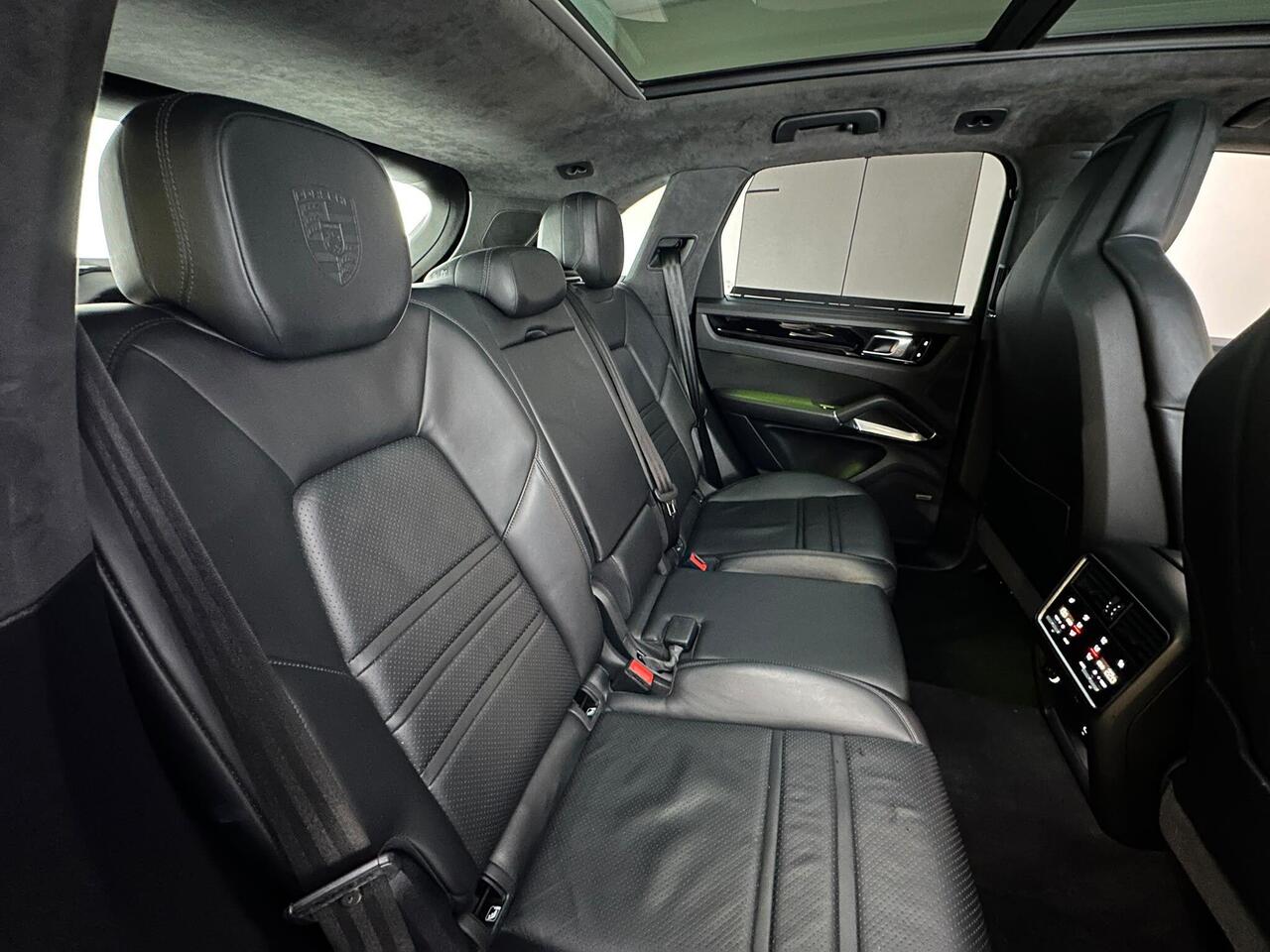Porsche Cayenne SW69BKY