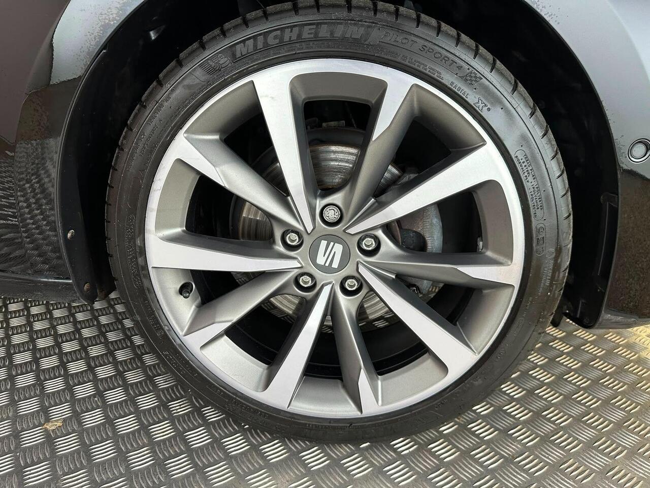 SEAT Leon LL72FWU