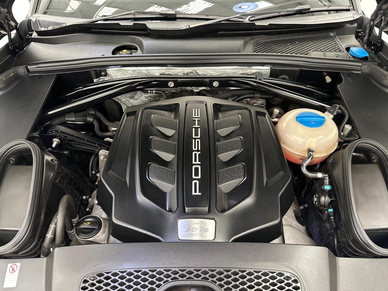 Porsche Macan WM66DZS