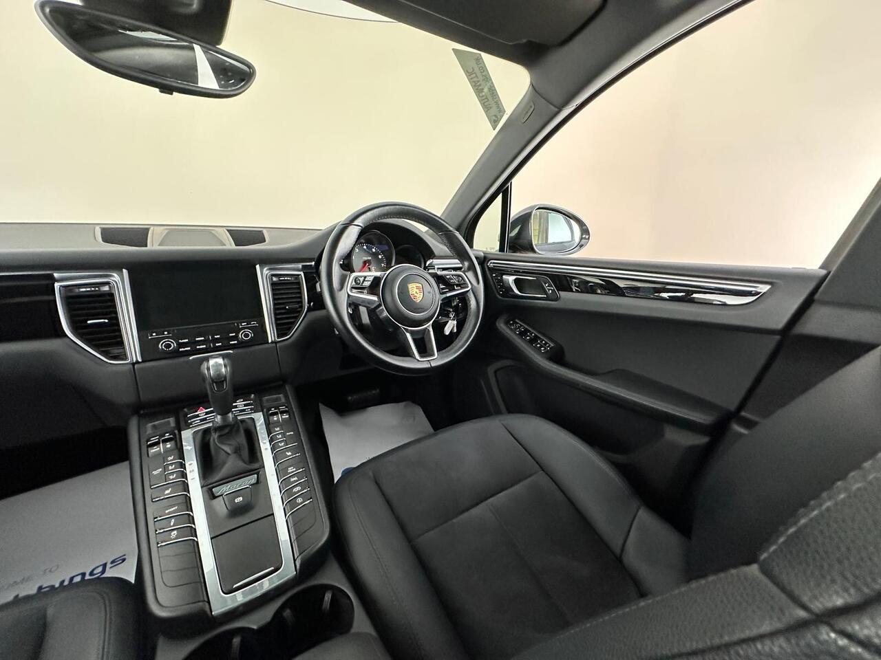 Porsche Macan RK67LWA