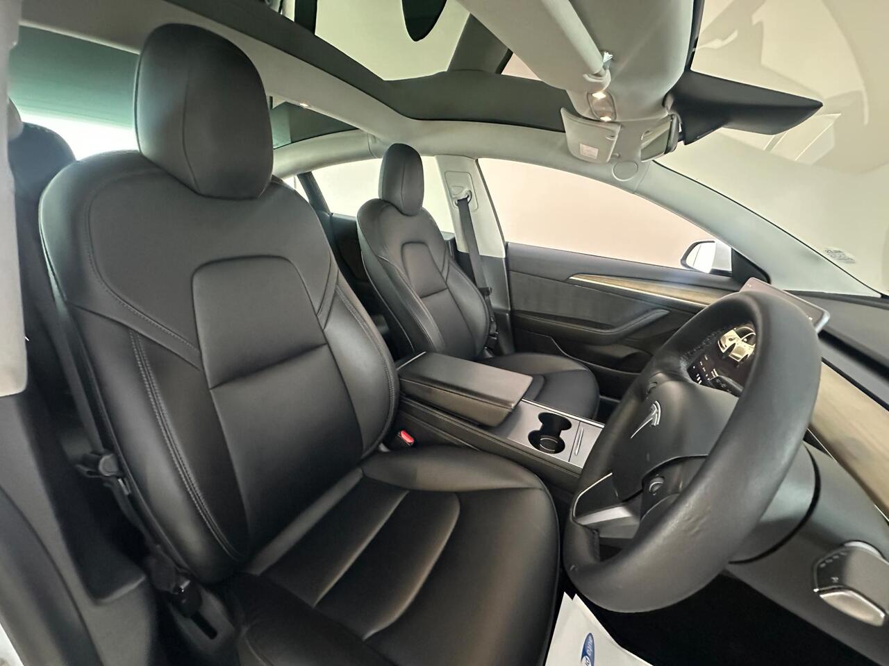 Tesla Model 3 AF72VVZ