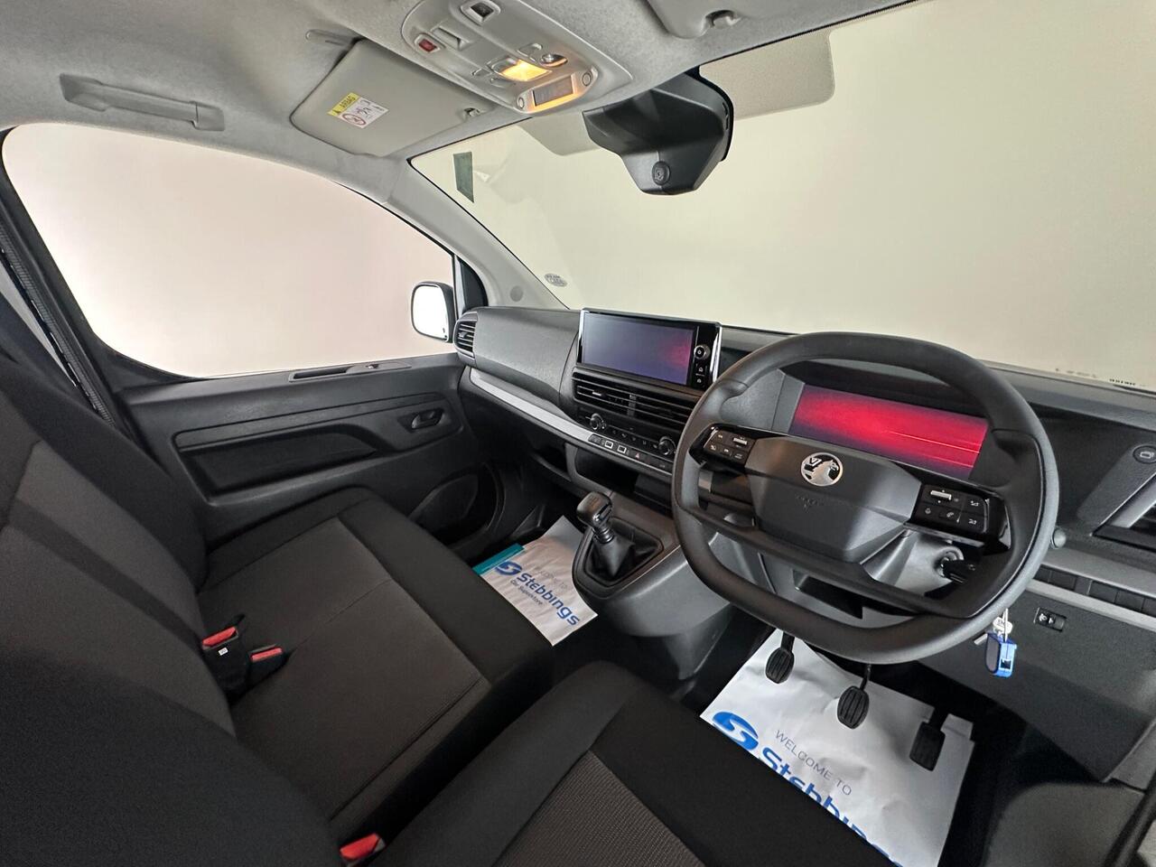 Vauxhall Vivaro DS74OKU