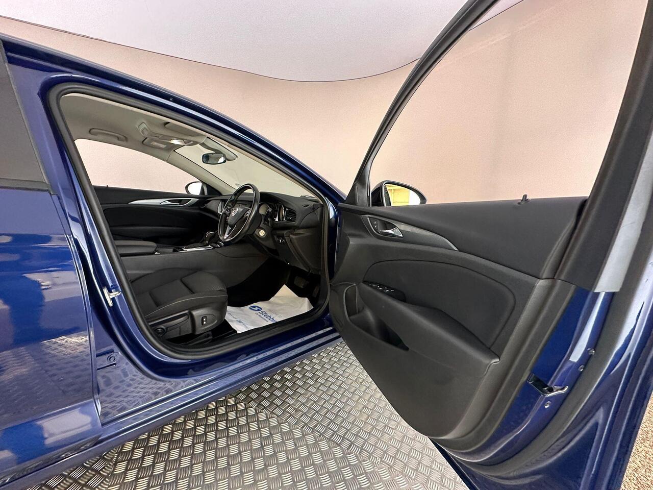 Vauxhall Insignia FP21RVM