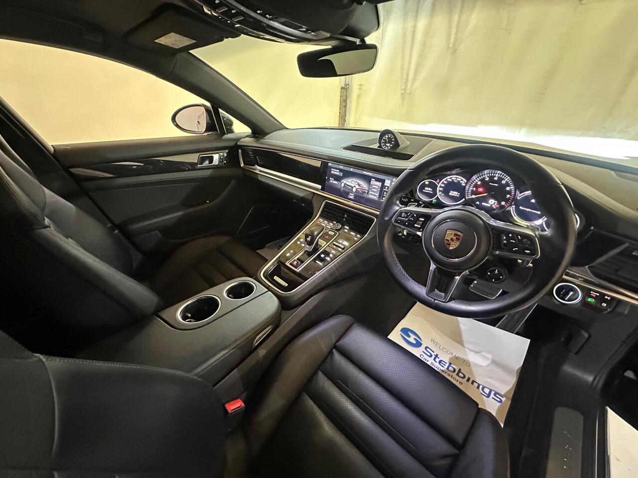 Porsche Panamera VU67KYG