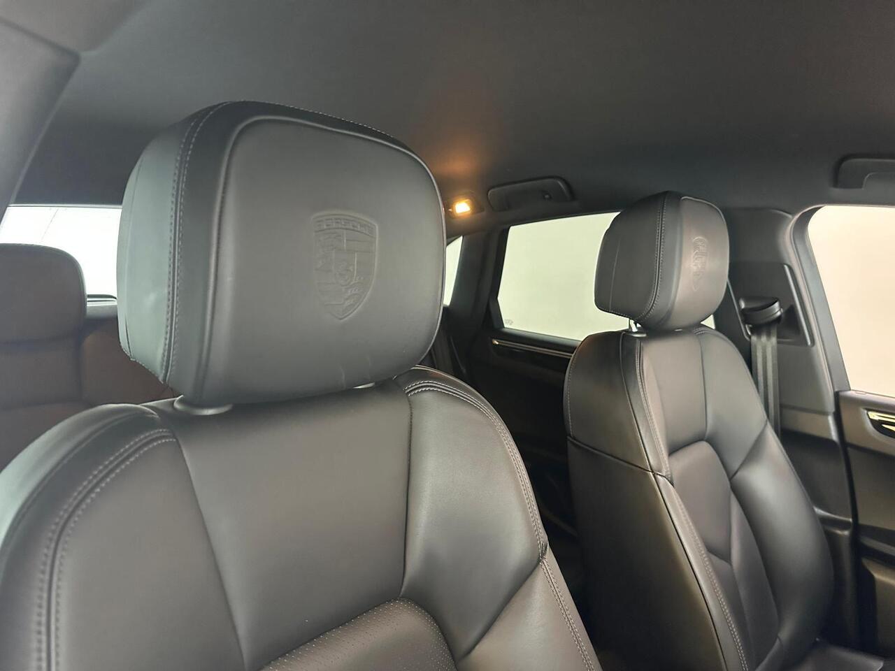Porsche Macan AJ19VYM