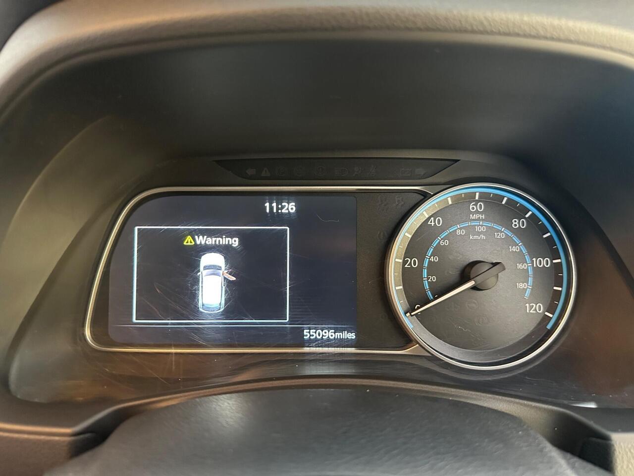 Nissan Leaf ST69WUU