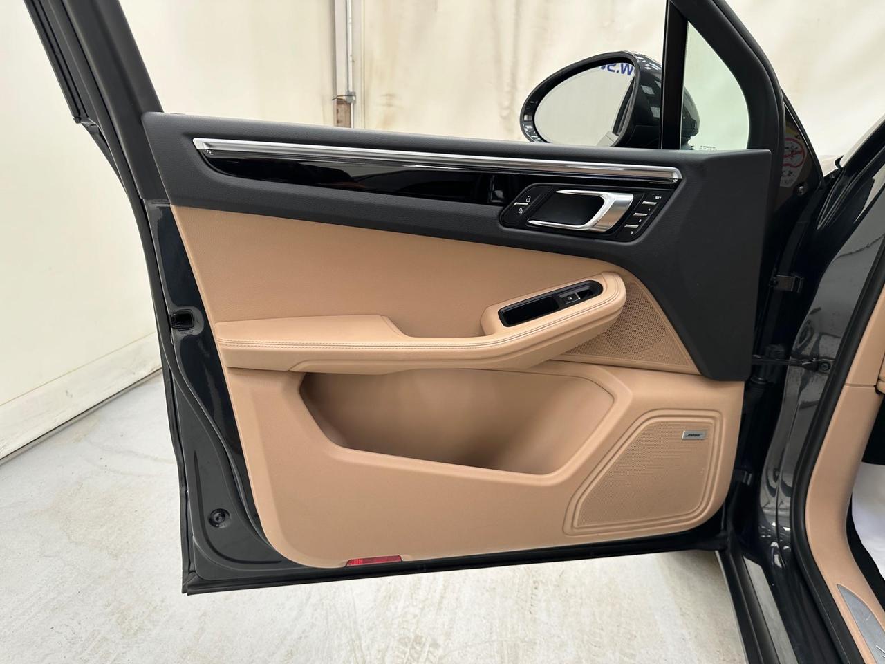 Porsche Macan AE69ODL