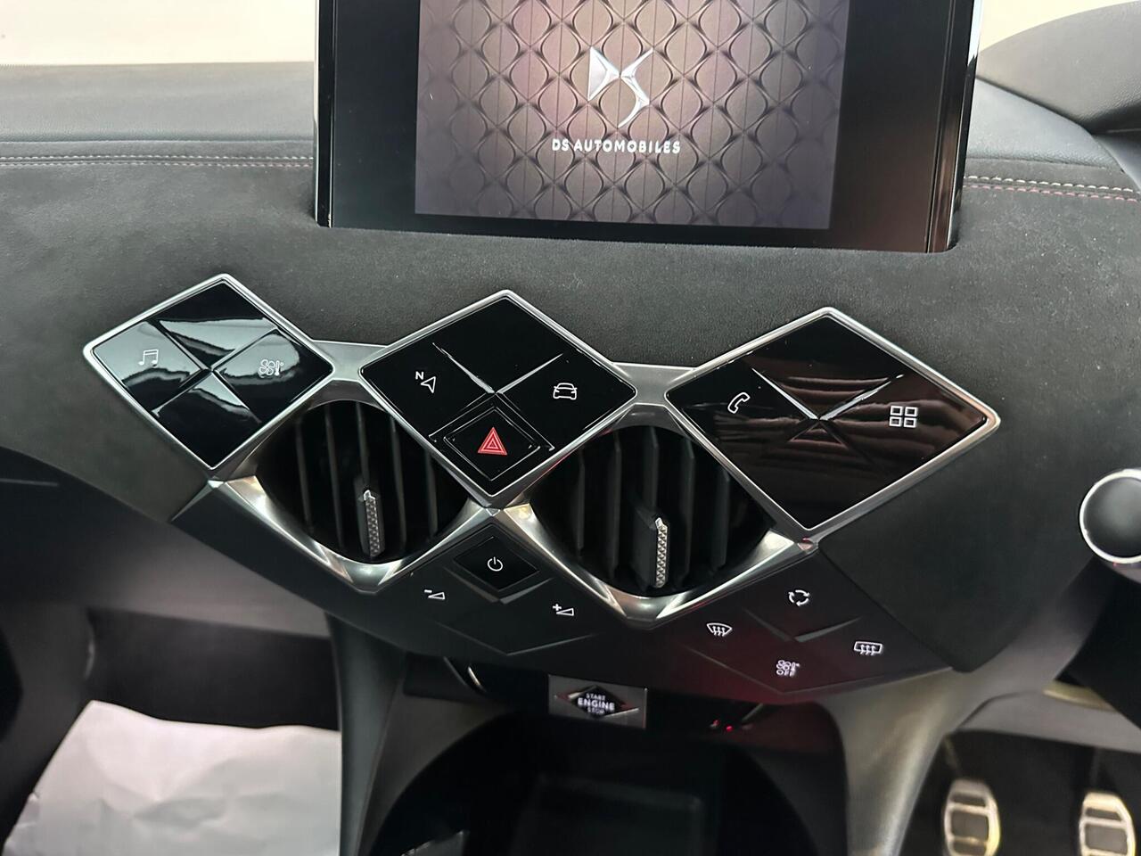 DS AUTOMOBILES DS 3 CROSSBACK GU71ZVE