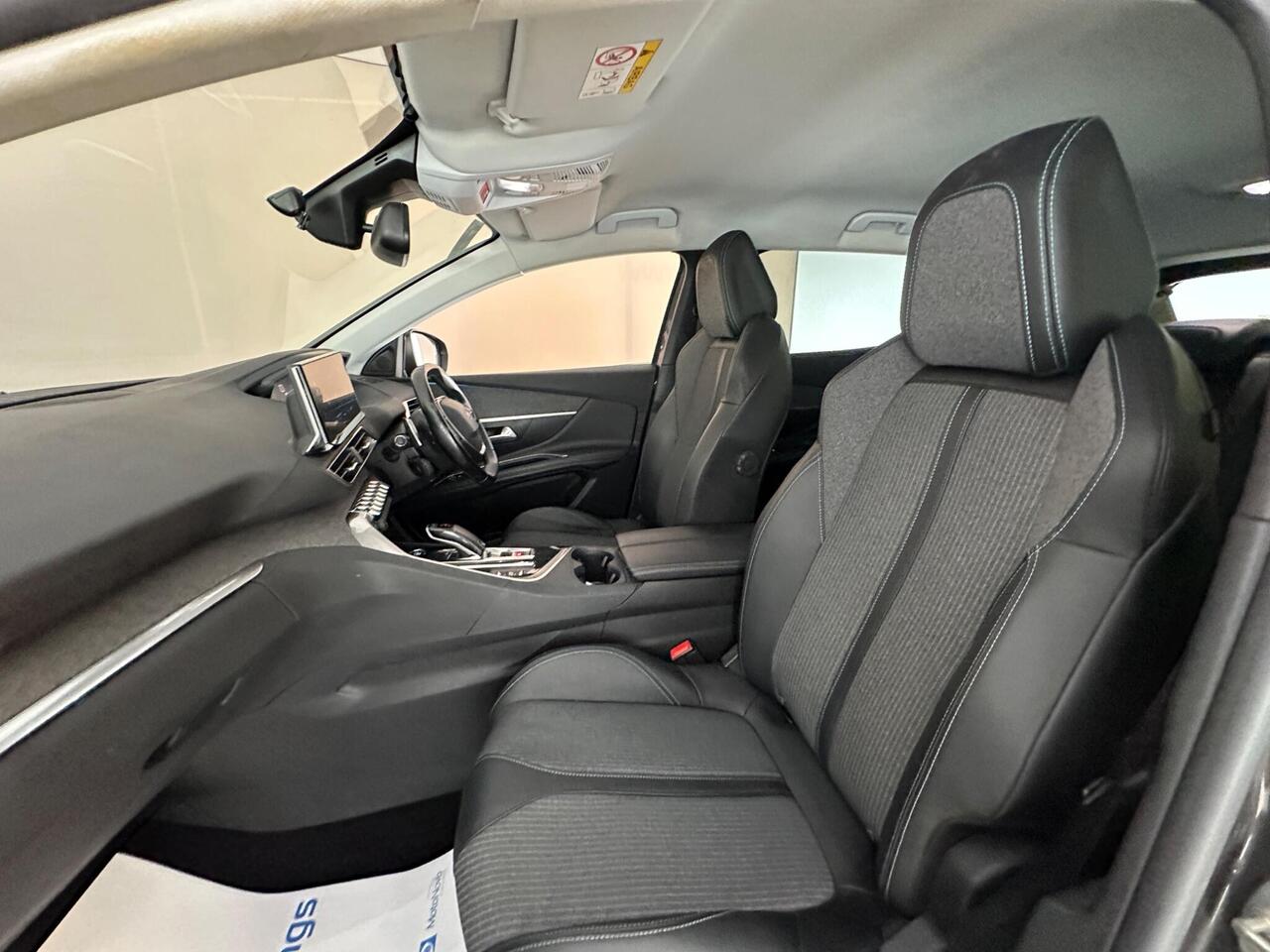 Peugeot 3008 GJ22AHX