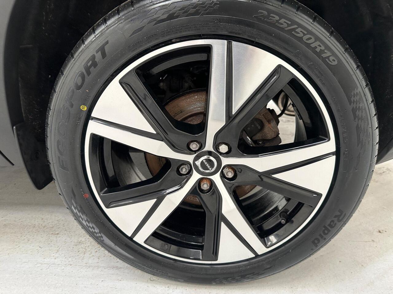 Volvo XC40 YT22VKE