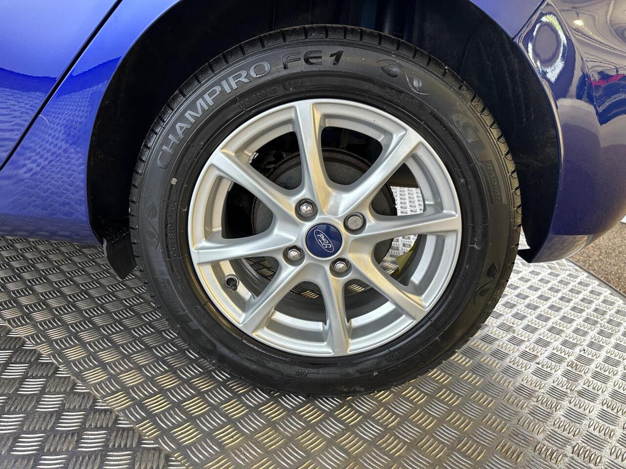 Ford Fiesta YD18PZH