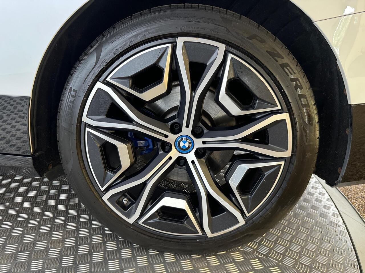 BMW iX SH71DHC