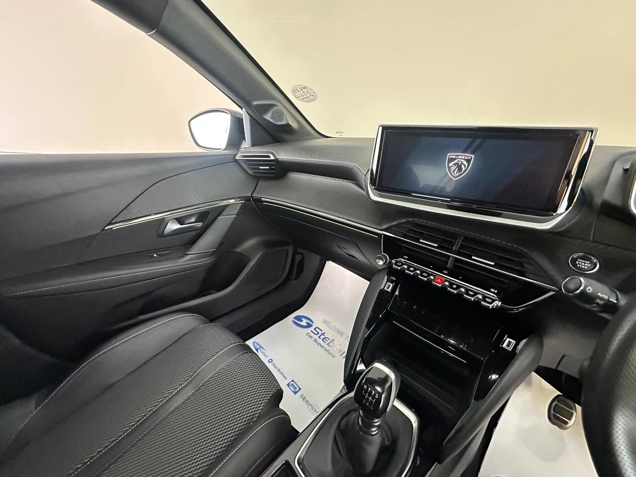 Peugeot 208 FL24CFM