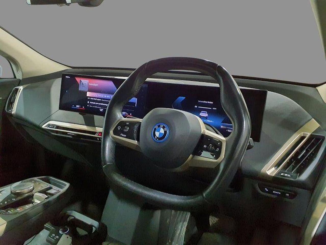 BMW iX YG22XWF