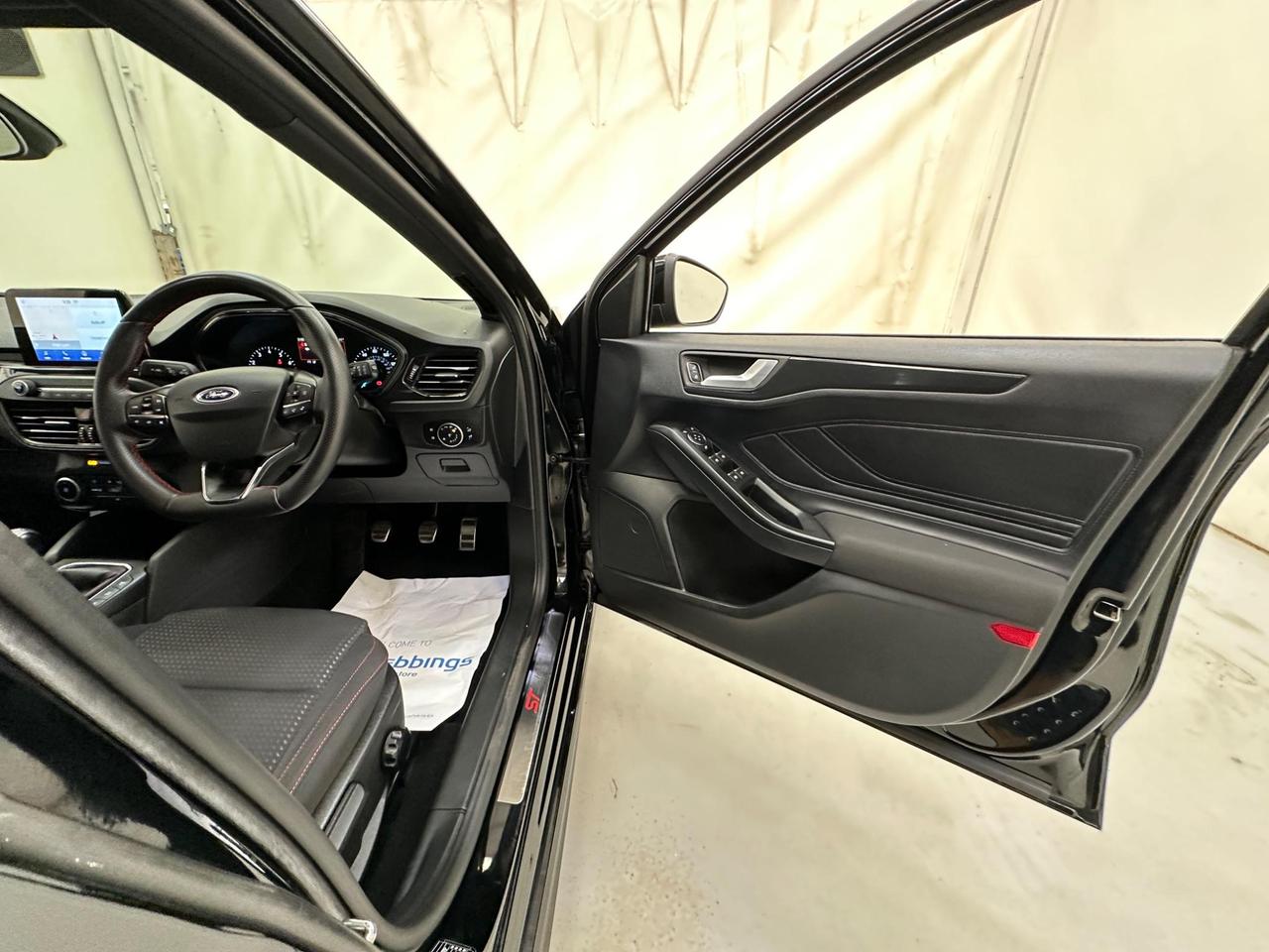Ford Focus YJ68UAF