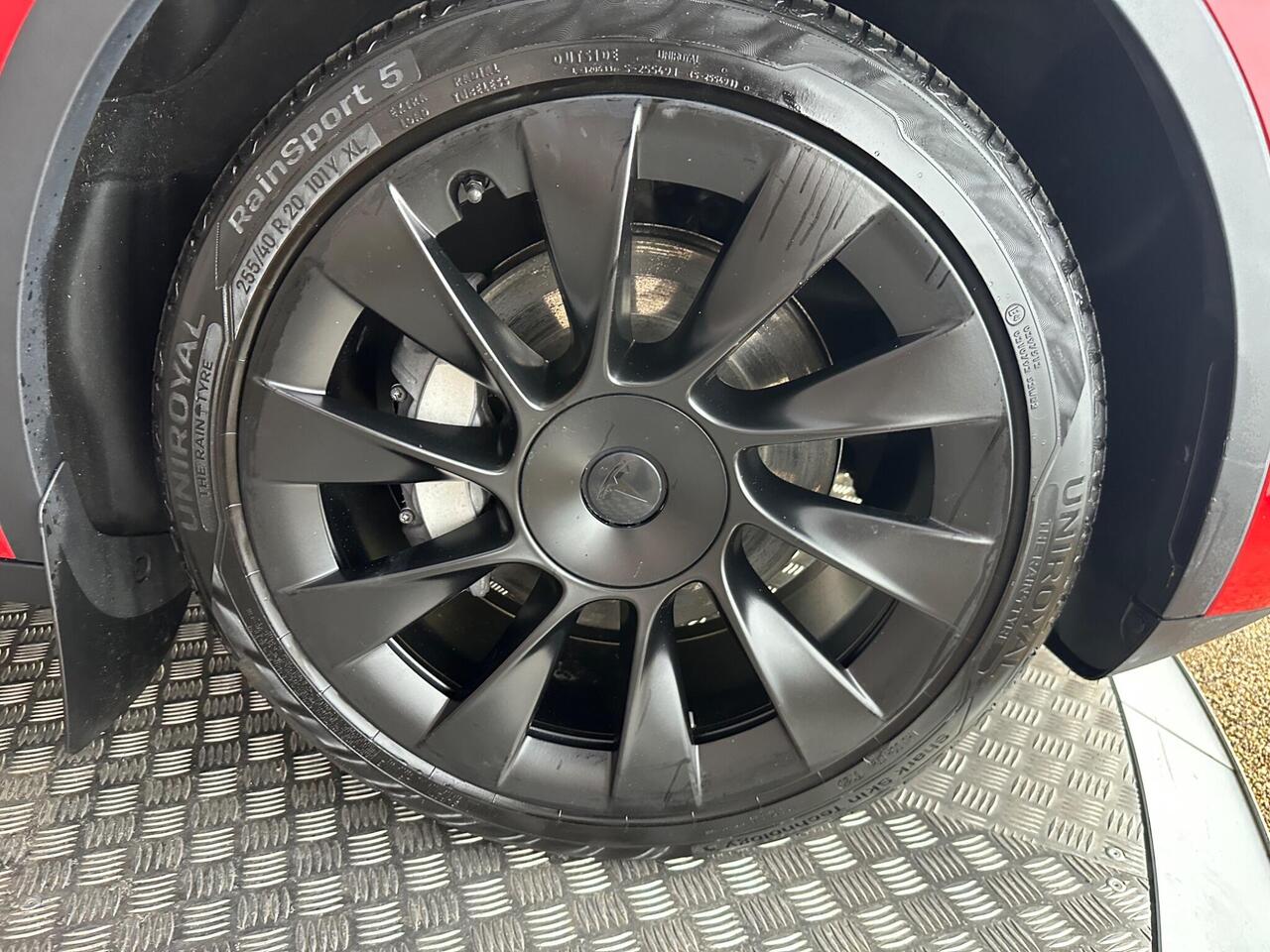 Tesla Model Y BD73NWG