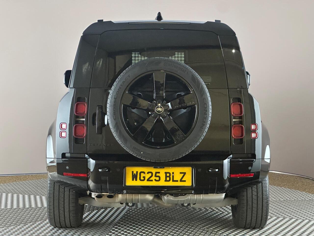 Land Rover Defender 90 WG25BLZ