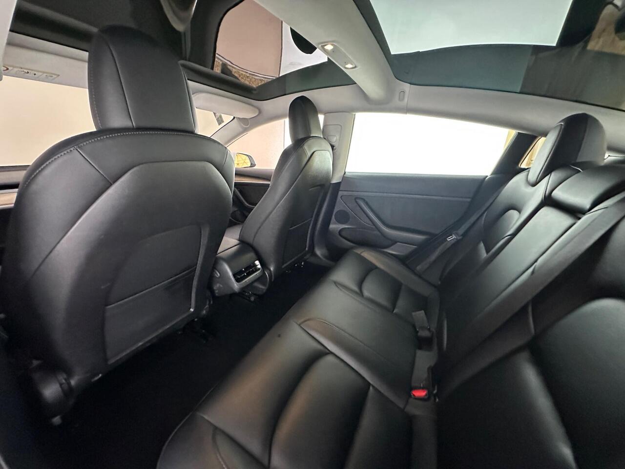 Tesla Model 3 AF72VPX