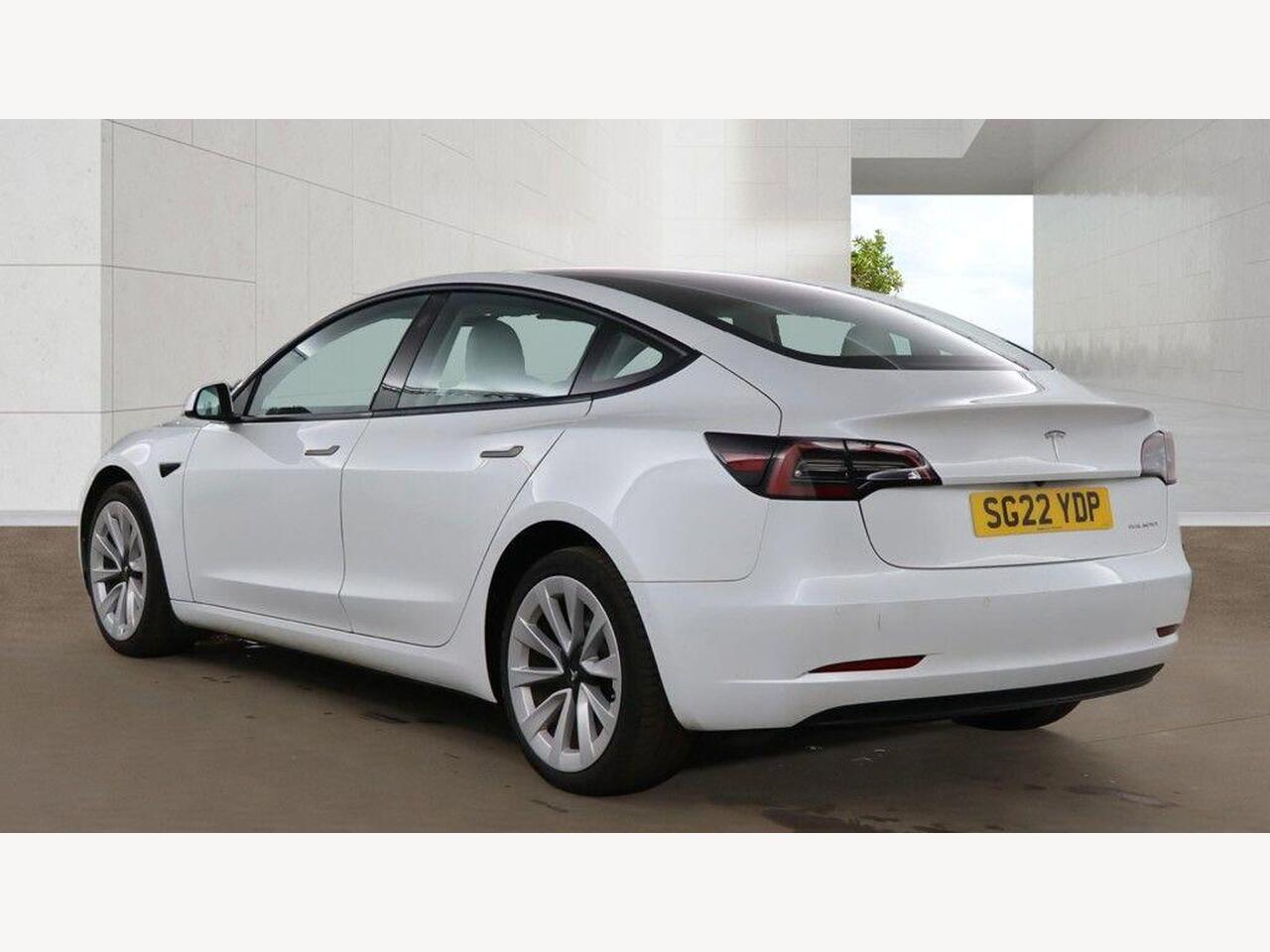 Tesla Model 3 SG22YDP