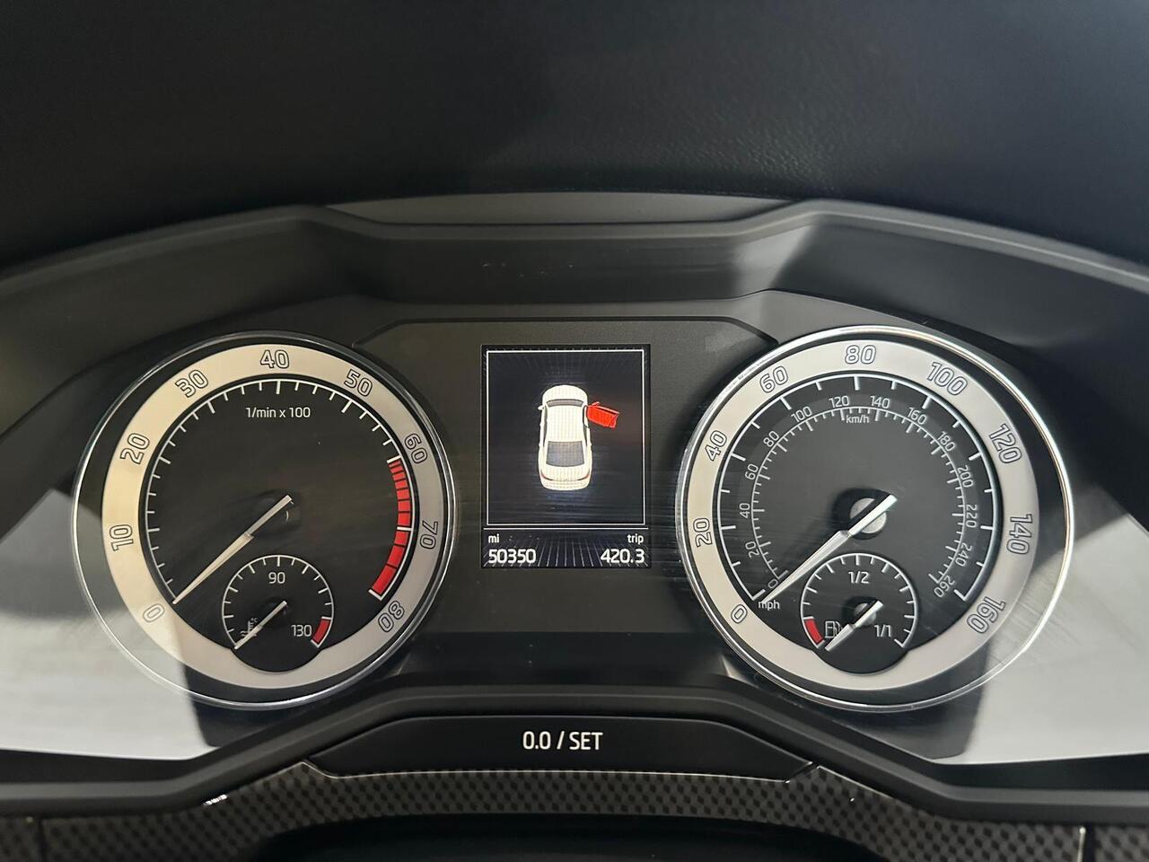 Skoda Superb AX17GDE