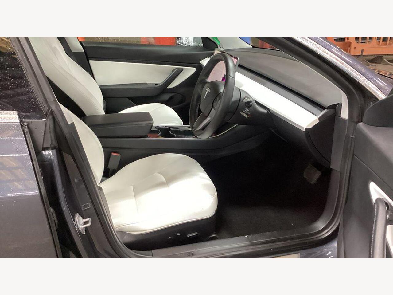 Tesla Model 3 BU70XRY