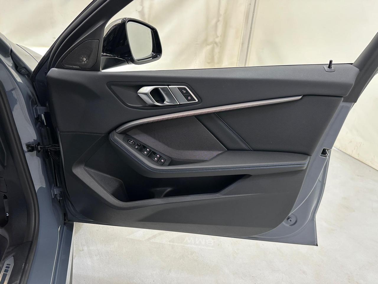 BMW 1 Series KR22XNT