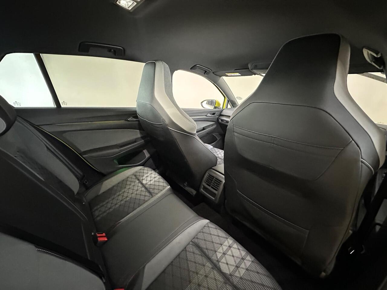 Volkswagen Golf EX71HKW