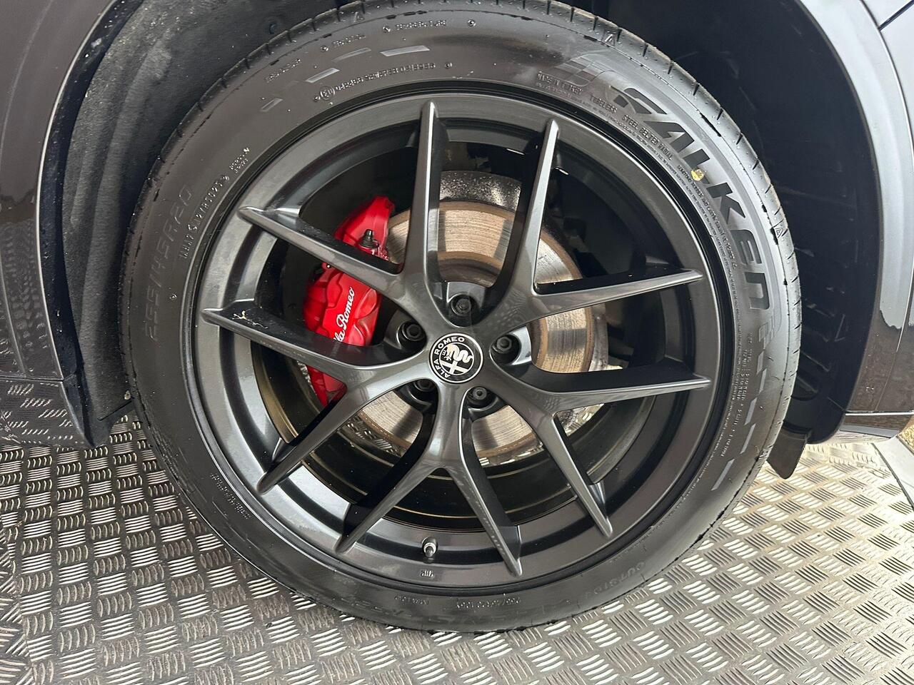 Alfa Romeo Stelvio AO70YYE