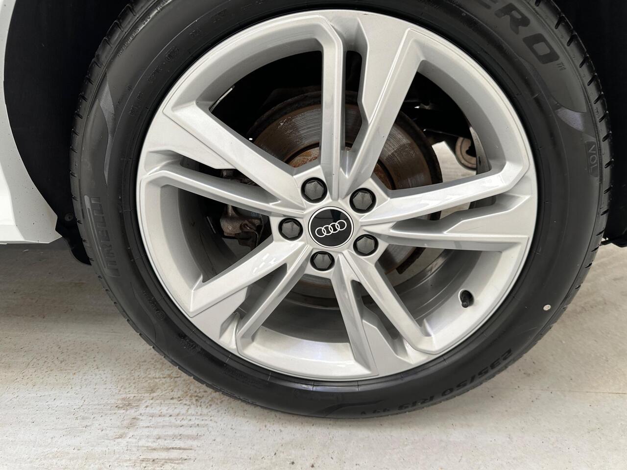 Audi Q3 ST21LJF