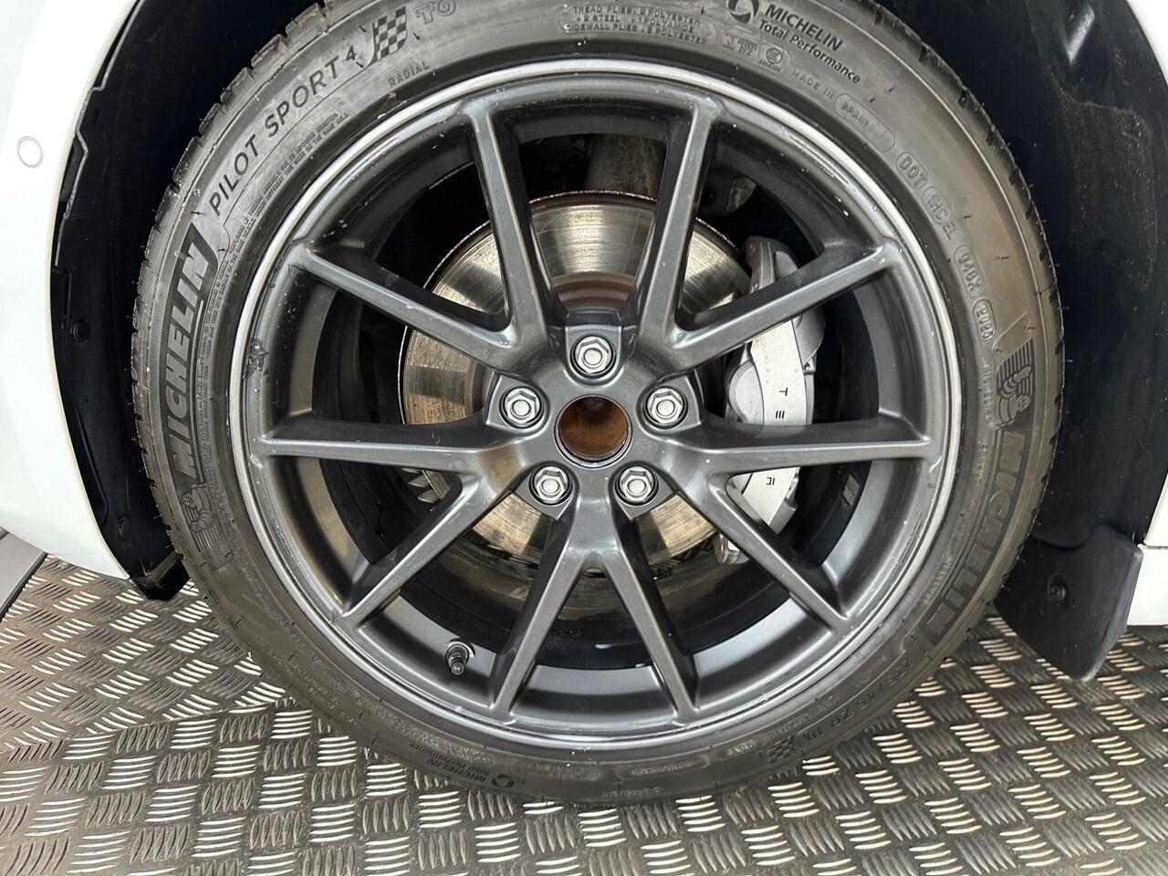 Tesla Model 3 AF72VHK