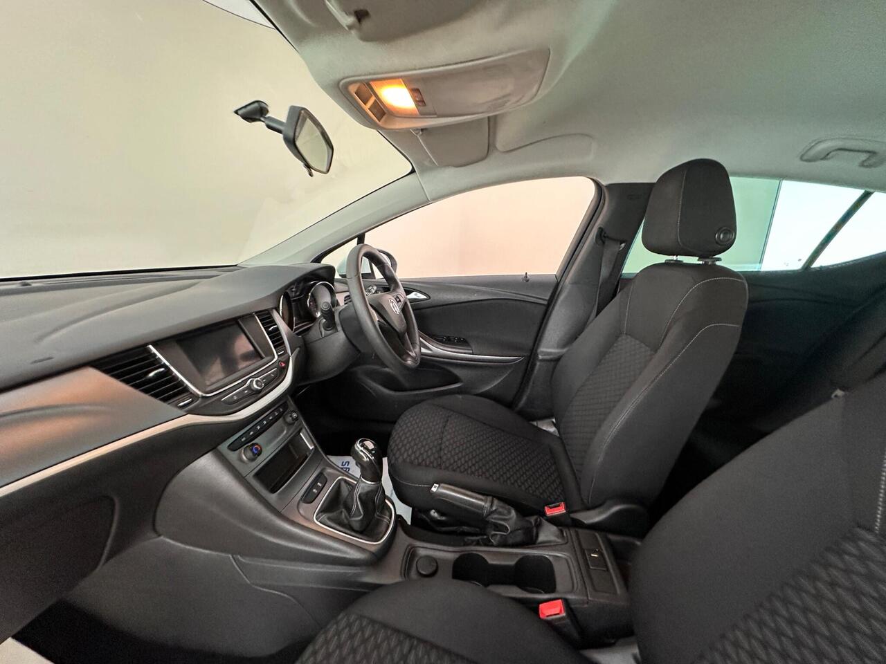 Vauxhall Astra DU70YZC