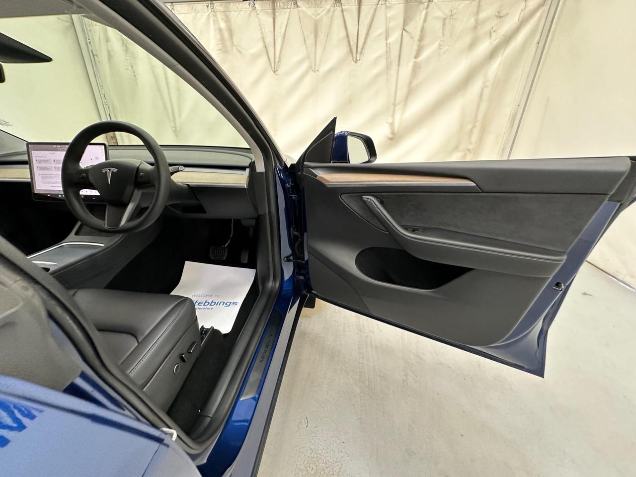 Tesla Model Y GJ23KMV